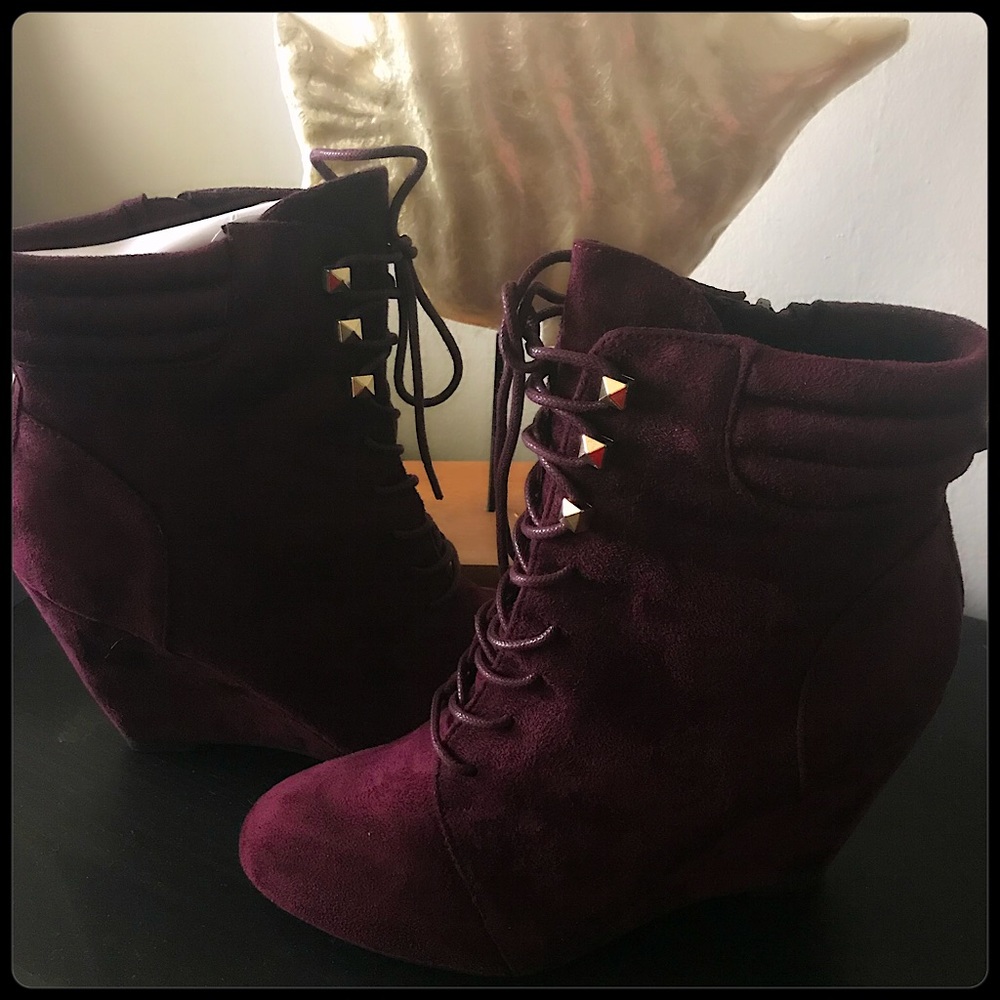 NIB, Rebel by Zigi, Women’s, sz 8.5, wine color (faux suede)boots, 3.5 inch heel
